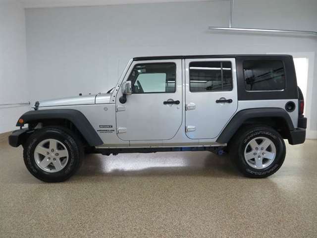 Jeep Wrangler Unlimited 2010 photo 1
